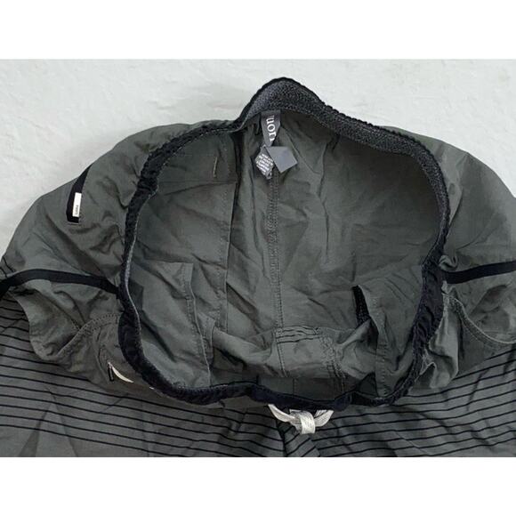 Vouri V330 Men's Banks Pull On Athletic Shorts. Gray Stripe, Men's Size M. EUC! - Picture 3 of 5
